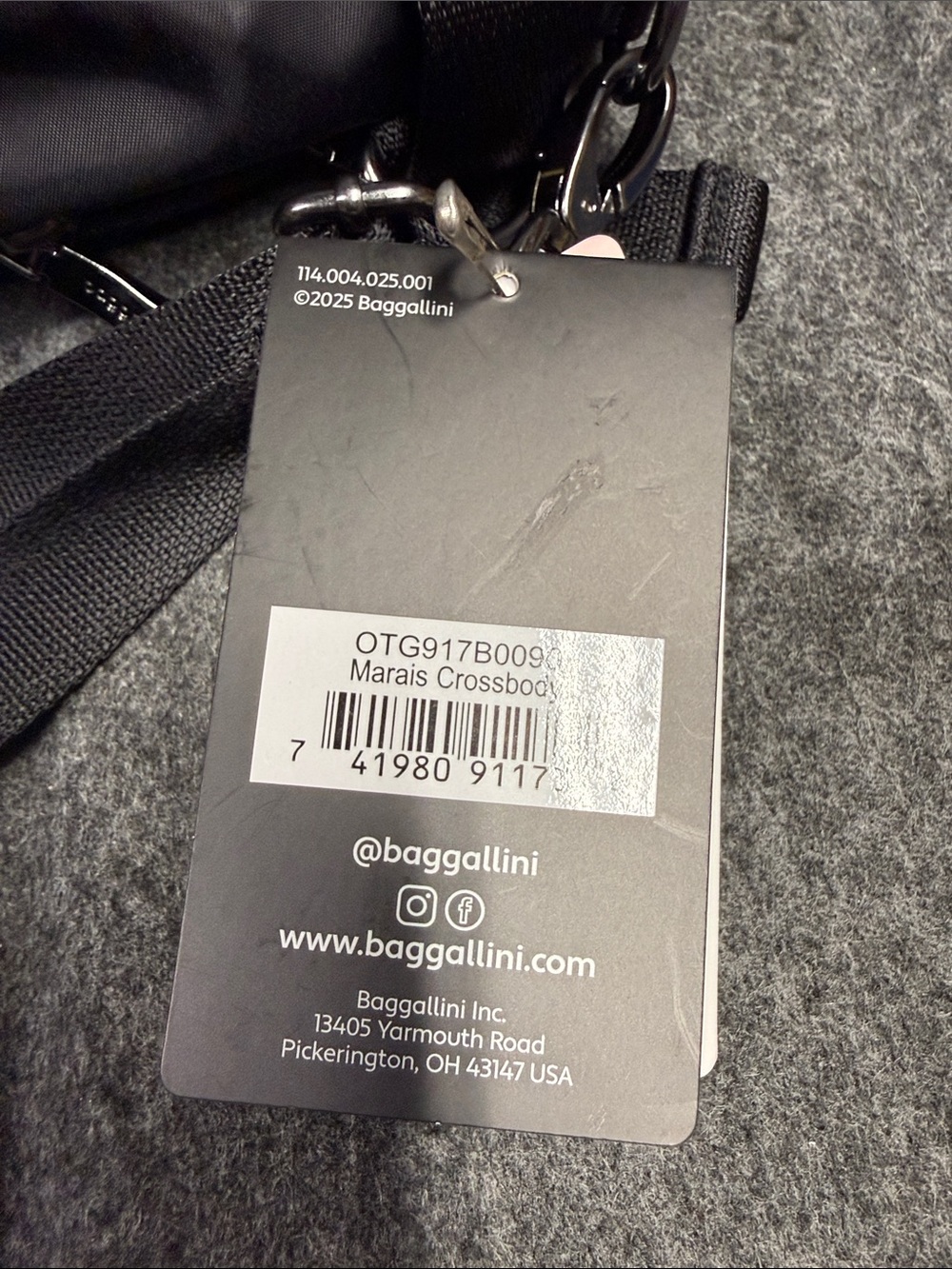 Baggallini Black Nylon Crossbody Messenger Bag - Picture 9 of 10